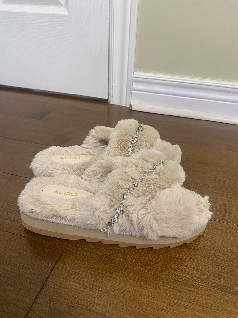 Aldo Fluffy Slippers: Size S